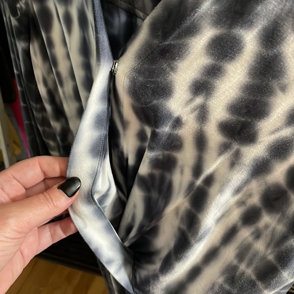 Cloth & Stone Romper Large Tie Dye 3/4 Sleeve Shorts Drawstring Waist - Picture 4 of 6